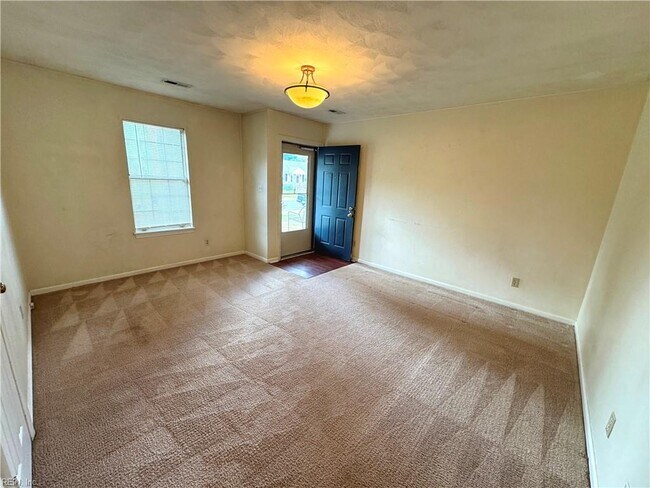 Building Photo - 312 Christa Dr