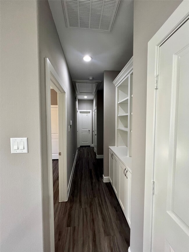 Building Photo - 9809 Leath St