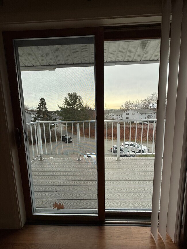 Building Photo - 826 State St