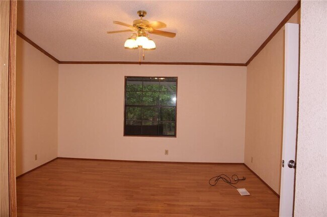 Building Photo - 391 Kc Dr