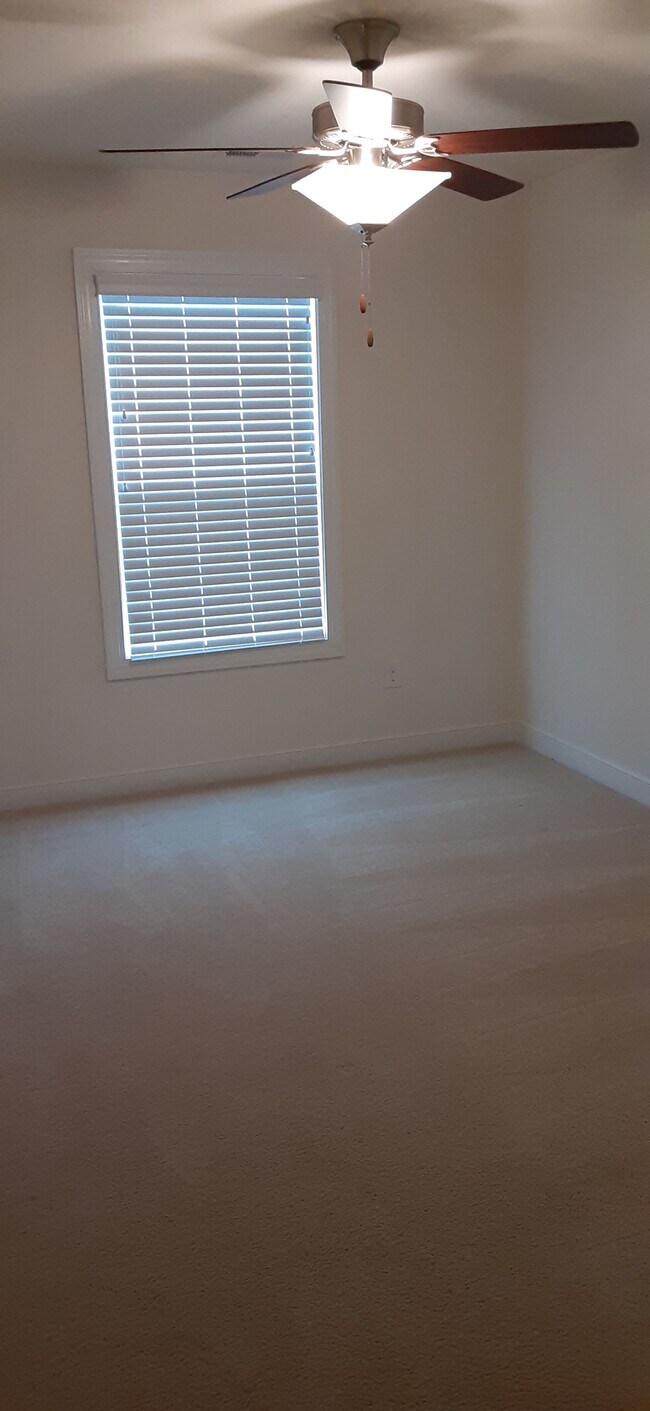 3rd floor bedroom 2 - 4919 Settlers Market Blvd