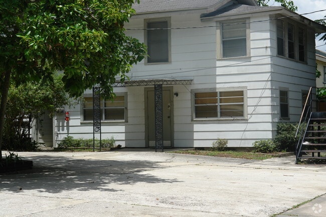 Building Photo - 916 E Lime St