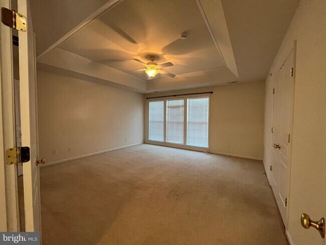 Building Photo - 895 Chatfield Rd