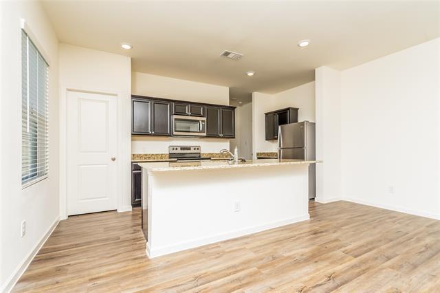 Building Photo - 440 Canoe Way