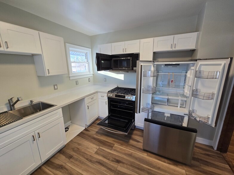 kitchen - 1019 Widdicomb Ave NW