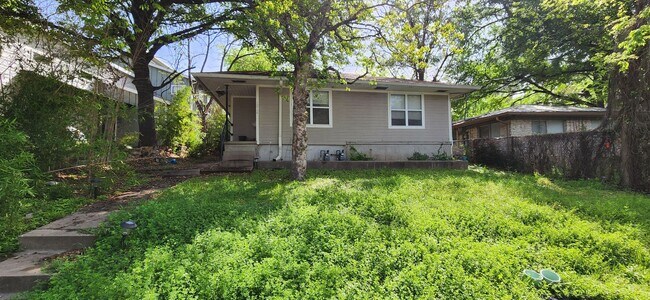 Building Photo - 1913 David St