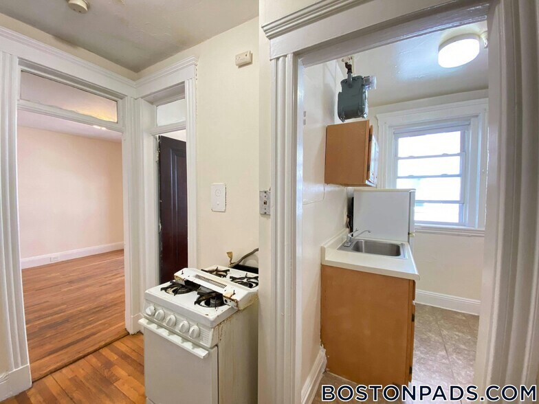 Building Photo - 1209 Boylston St