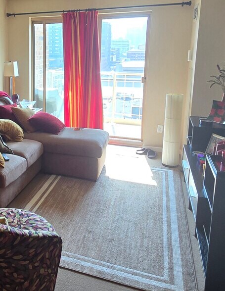 Building Photo - 401 S 1st St