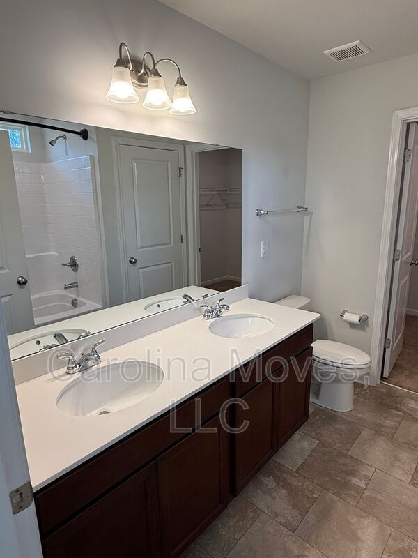 Building Photo - 649 Millsgate Cir