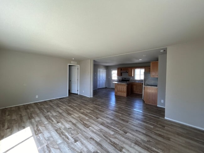 Building Photo - 223 SE 8th St