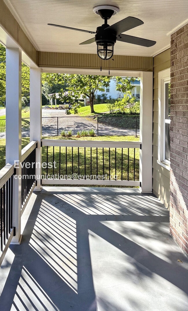 Building Photo - 118 Brentwood Dr
