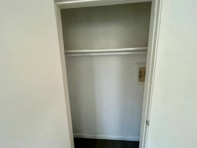 Building Photo - 151 Catron Dr