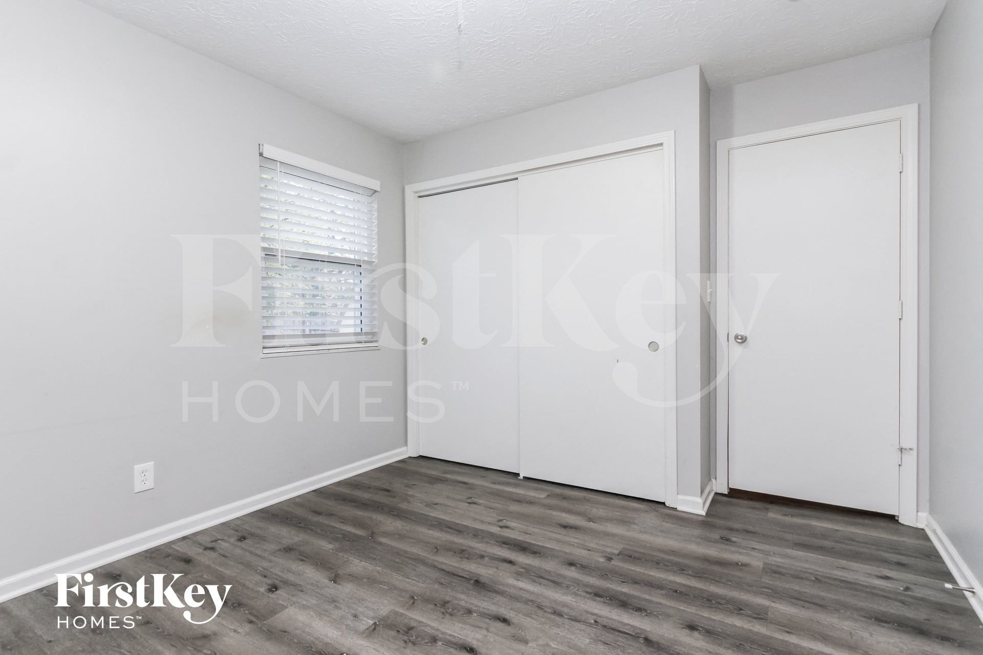 Building Photo - 10431 Lawnhaven Dr