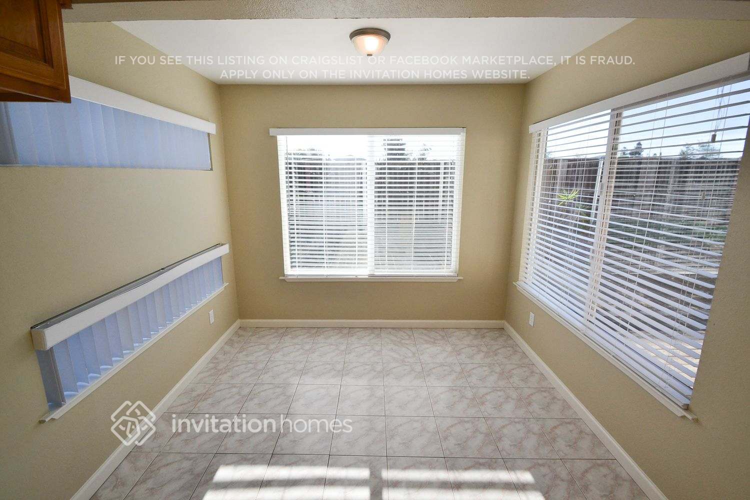 Building Photo - 569 E Wigeon Way