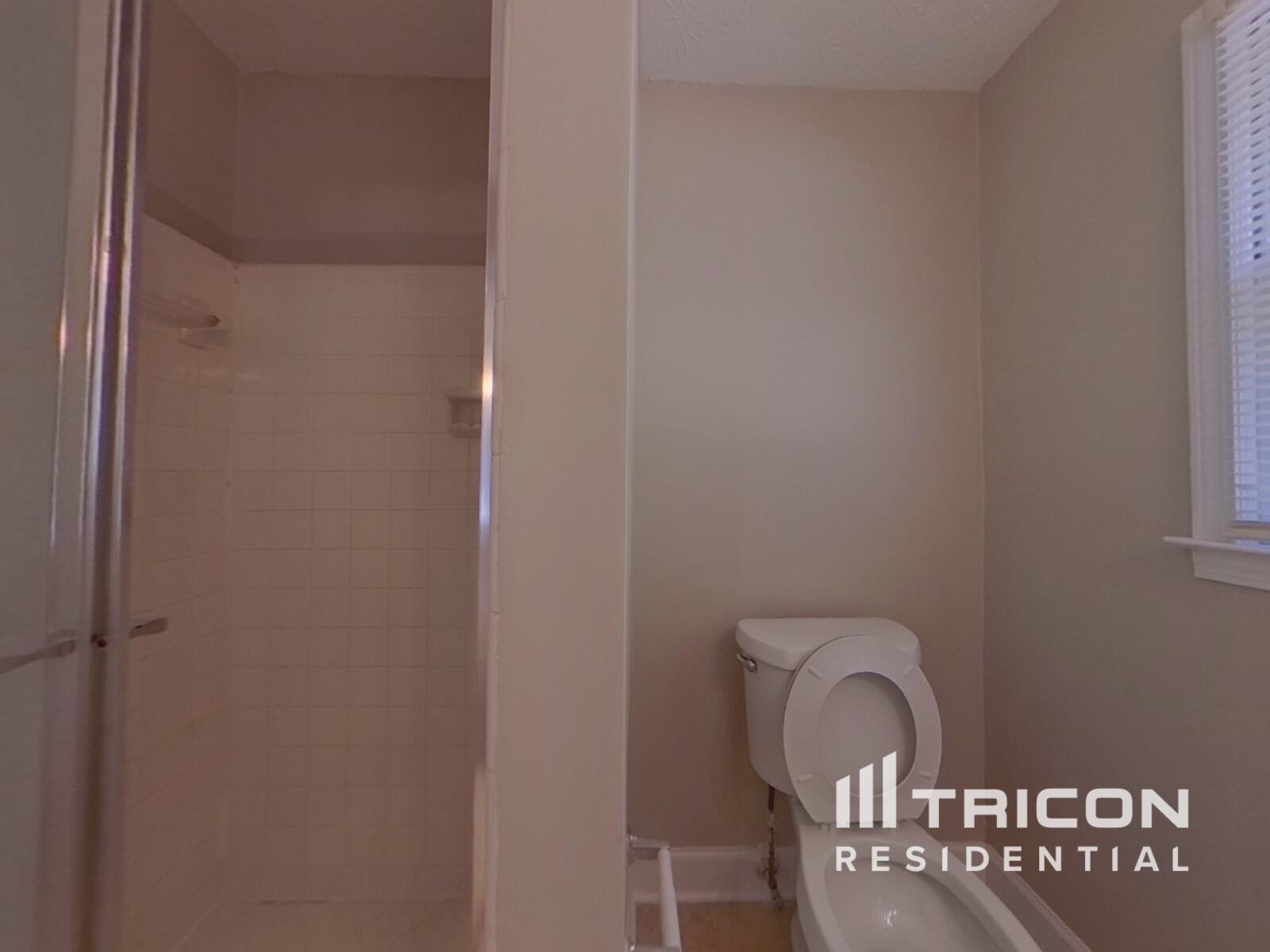 Building Photo - 5823 Williamsburg Dr NW