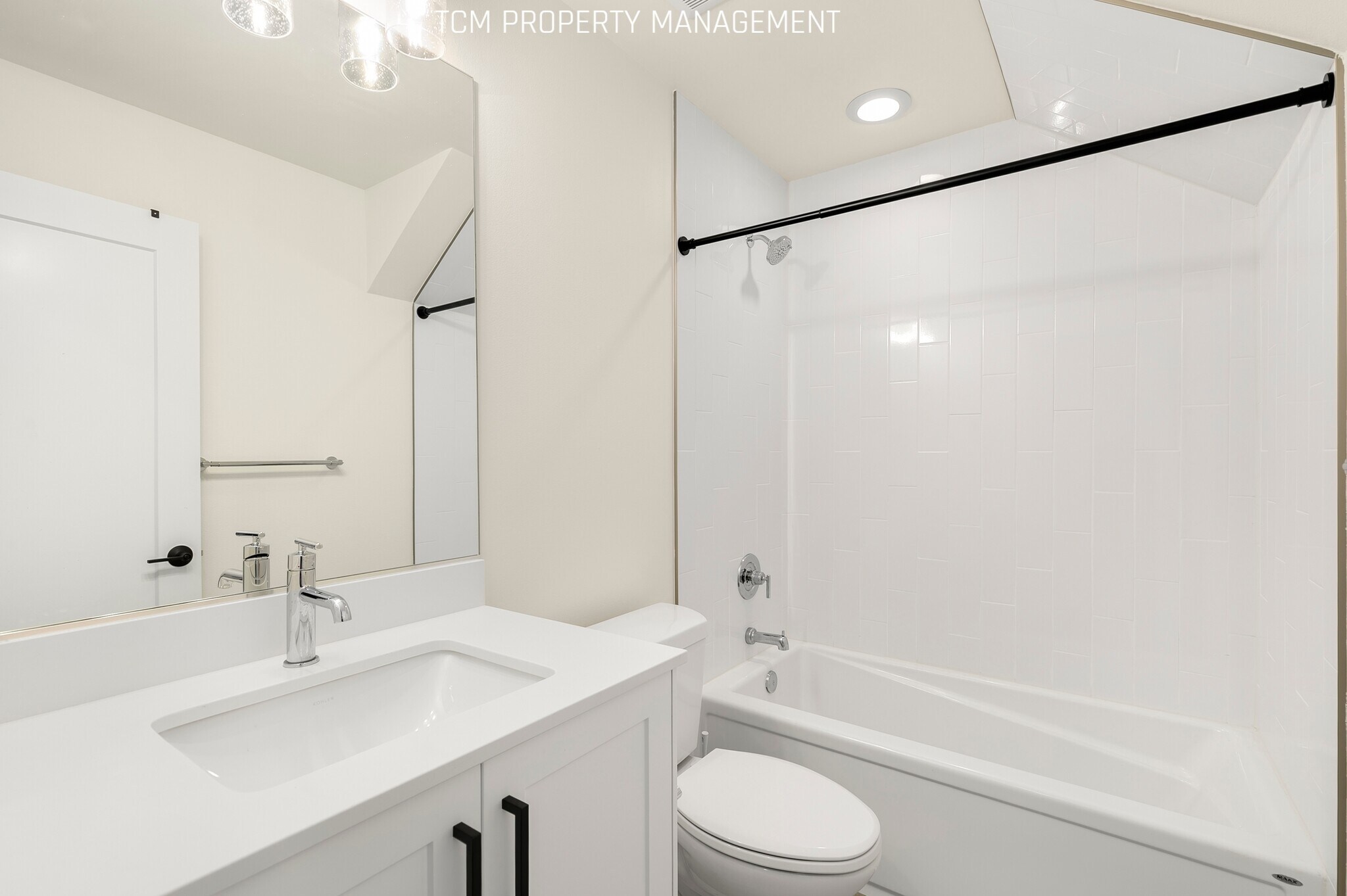 Building Photo - 2024E NE 85th St