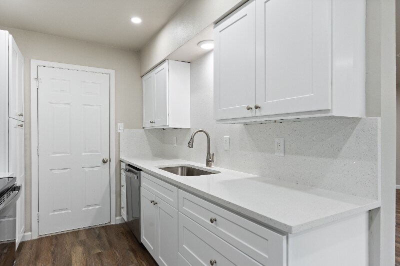 Building Photo - 819 Wateka Way