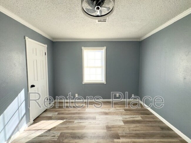 Building Photo - 16929 S Memorial Dr