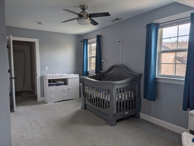 Building Photo - 6 Maxim Ct