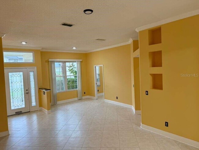 Building Photo - 3520 Ocita Dr