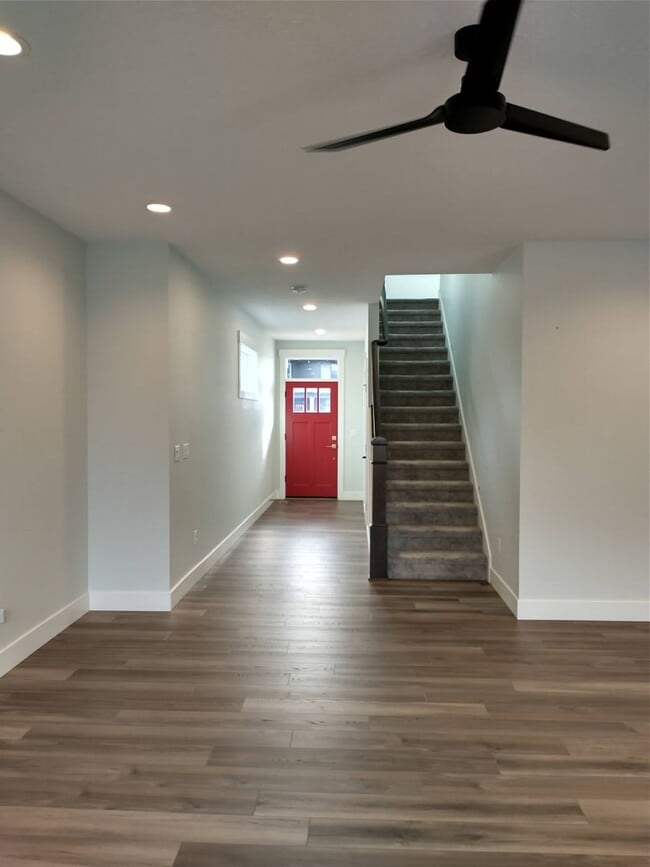 Building Photo - Welcome to this Beautiful Property in Keizer