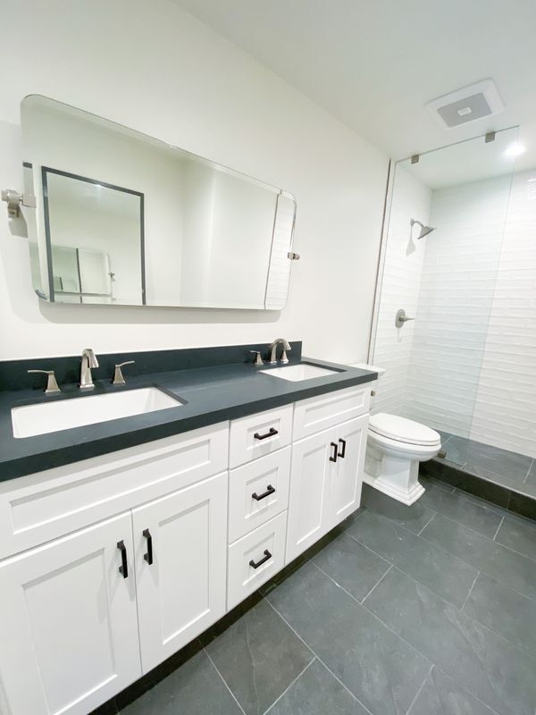 Building Photo - 848 Kings Rd