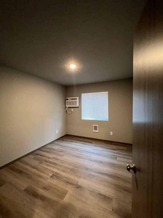 Building Photo - 1306/1308 E Farwell