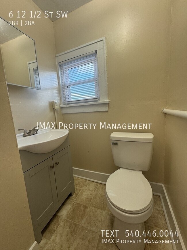 Building Photo - 6-12 1/2 12 1/2 St