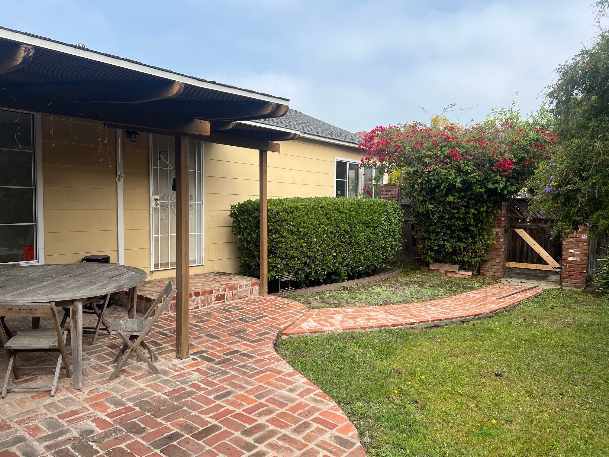 Building Photo - 3841 Westwood Blvd