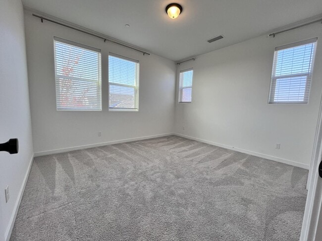 Building Photo - 4031 Dylan Rd