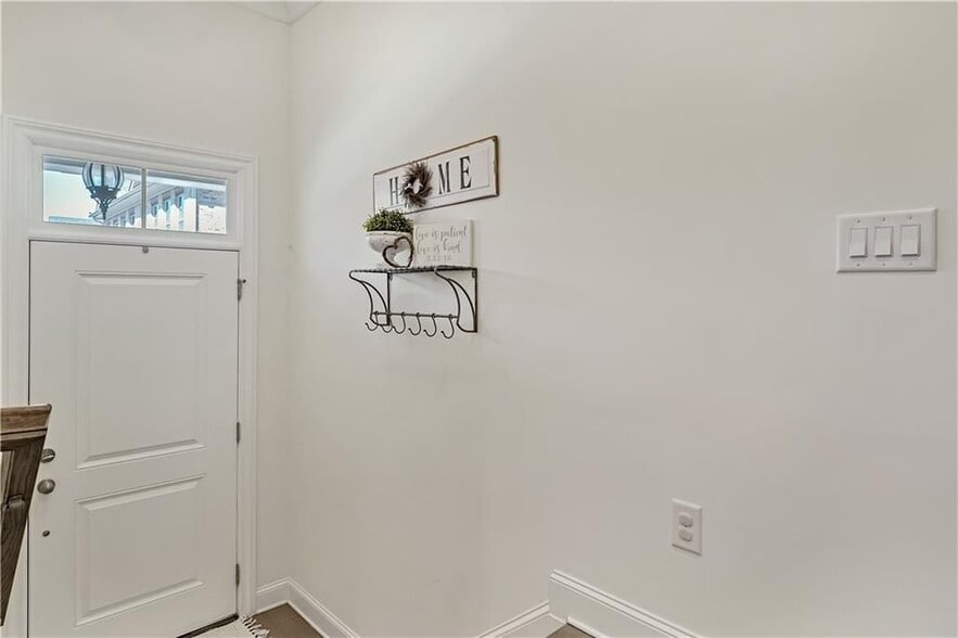 Building Photo - 7940 Willoughby Ct