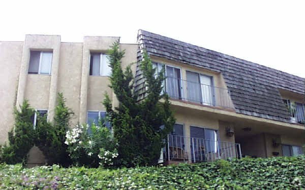 Primary Photo - 3223 Bennett Dr