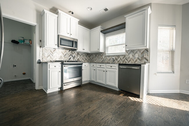 Building Photo - 7445 Absinth Dr