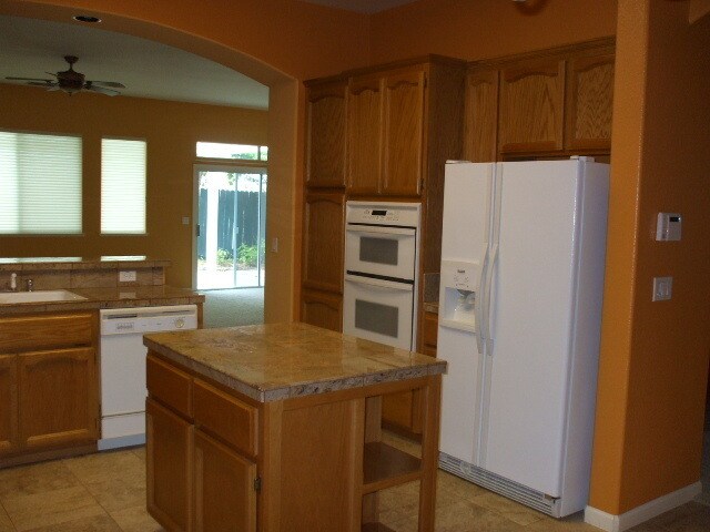 Building Photo - 1033 Halidon Way