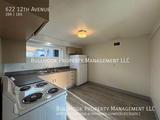 Building Photo - 622 12th Ave