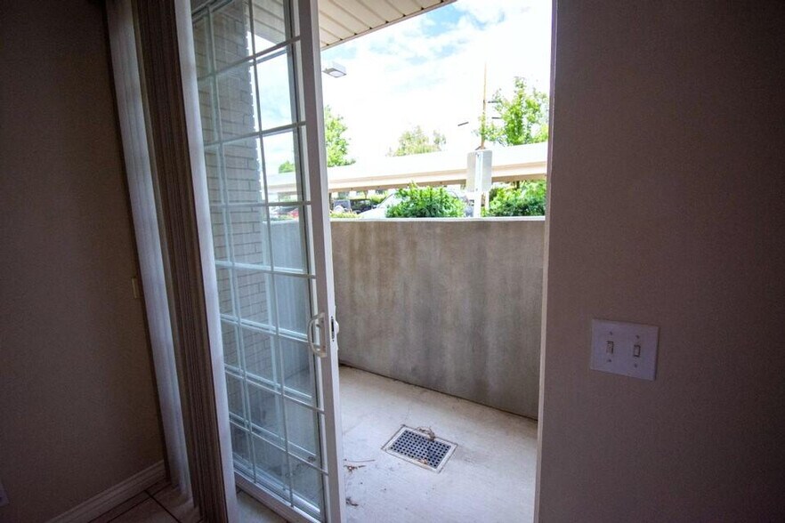 Building Photo - 272 W 400 N