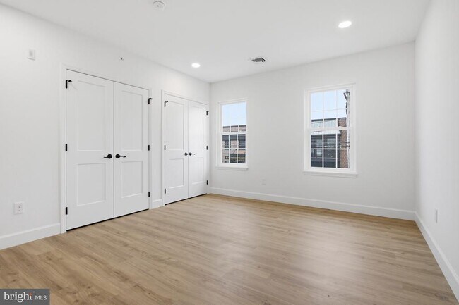 Building Photo - 100 W Front St