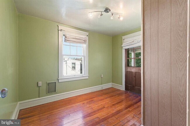 Building Photo - 151 S Grant St