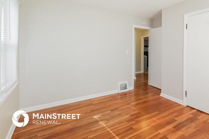 Building Photo - 855 E 260th St