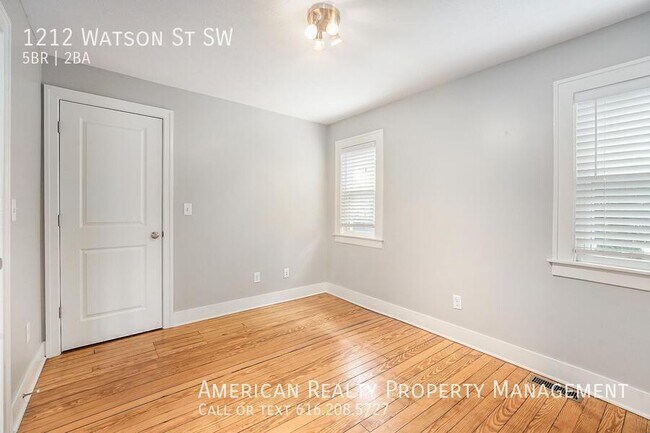 Building Photo - 1212 Watson St SW