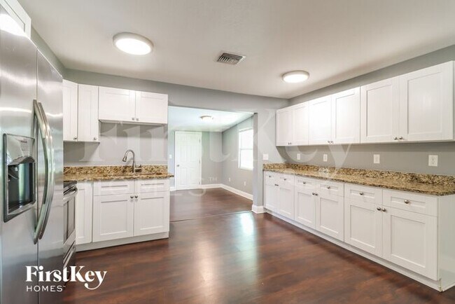 Building Photo - 4722 W Wyoming Ave