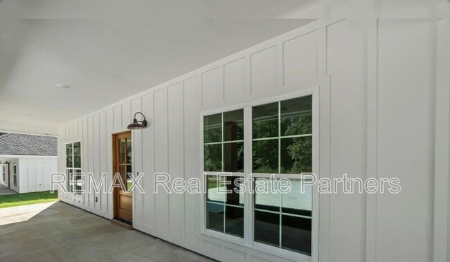 Building Photo - 43 Dearman Rd