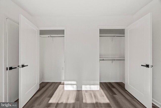 Building Photo - 1104 Vernon Rd