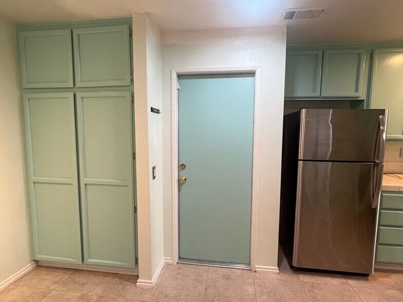 Building Photo - 28098 Lemonwood Dr