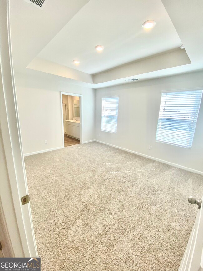 Building Photo - 256 Lauritsen Way