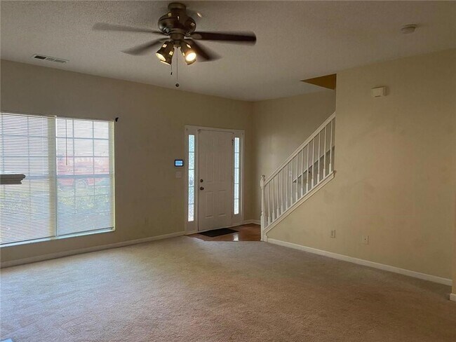 Building Photo - 2858 Parkway Close