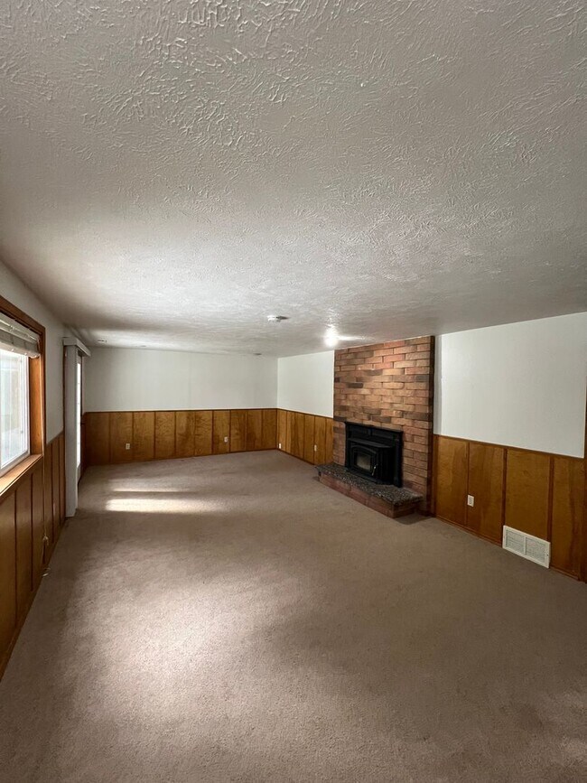 Building Photo - Mead Home Coming Soon!