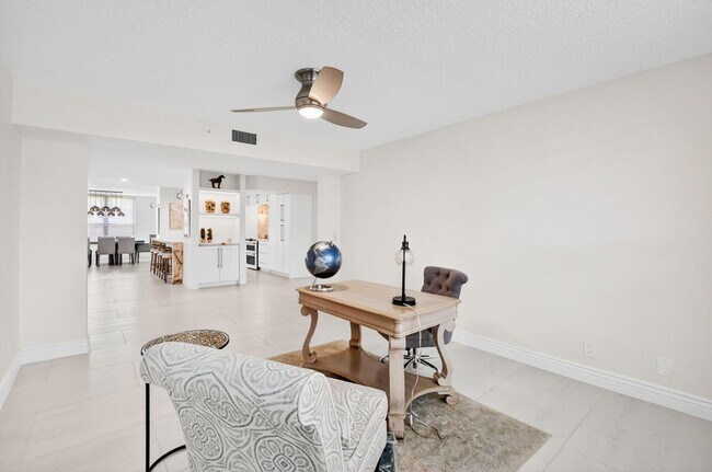 Building Photo - 7233 Promenade Dr