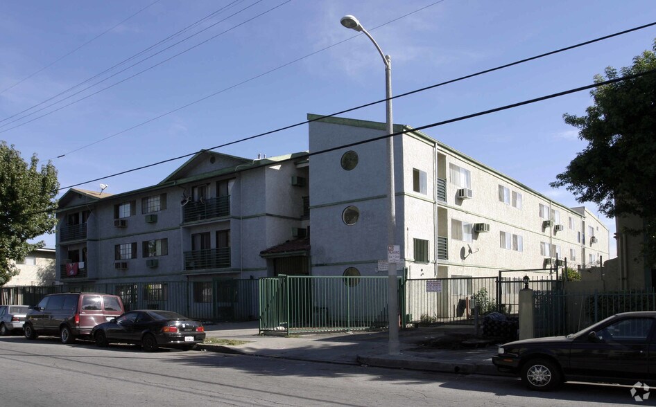 Building Photo - Langdon Villas