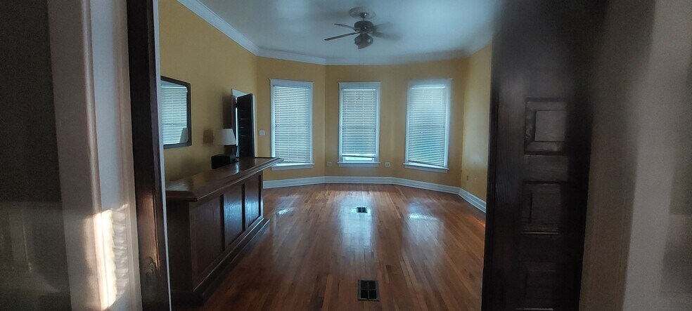 Building Photo - 250 S Ann St